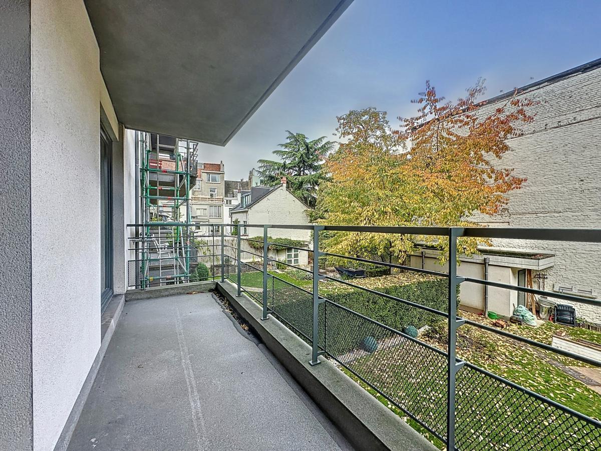 Châtelain : Bel appartement 2 ch. avec terrasse et parking