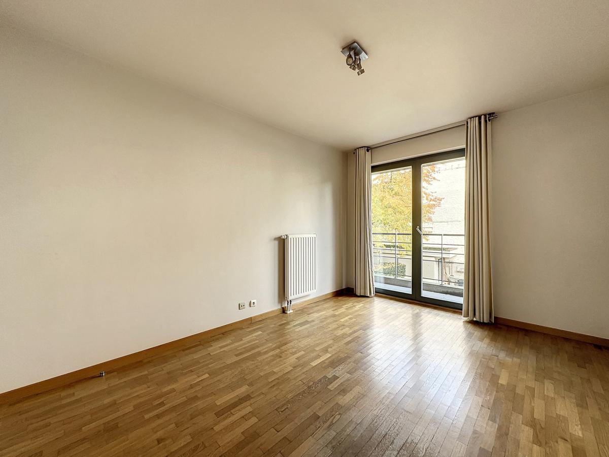 Châtelain : Bel appartement 2 ch. avec terrasse et parking