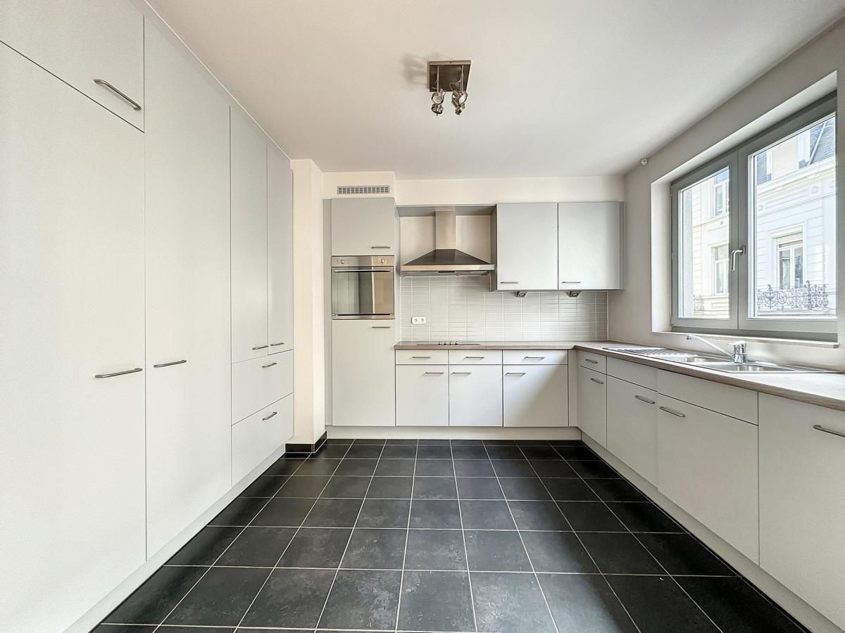 Châtelain : Bel appartement 2 ch. avec terrasse et parking