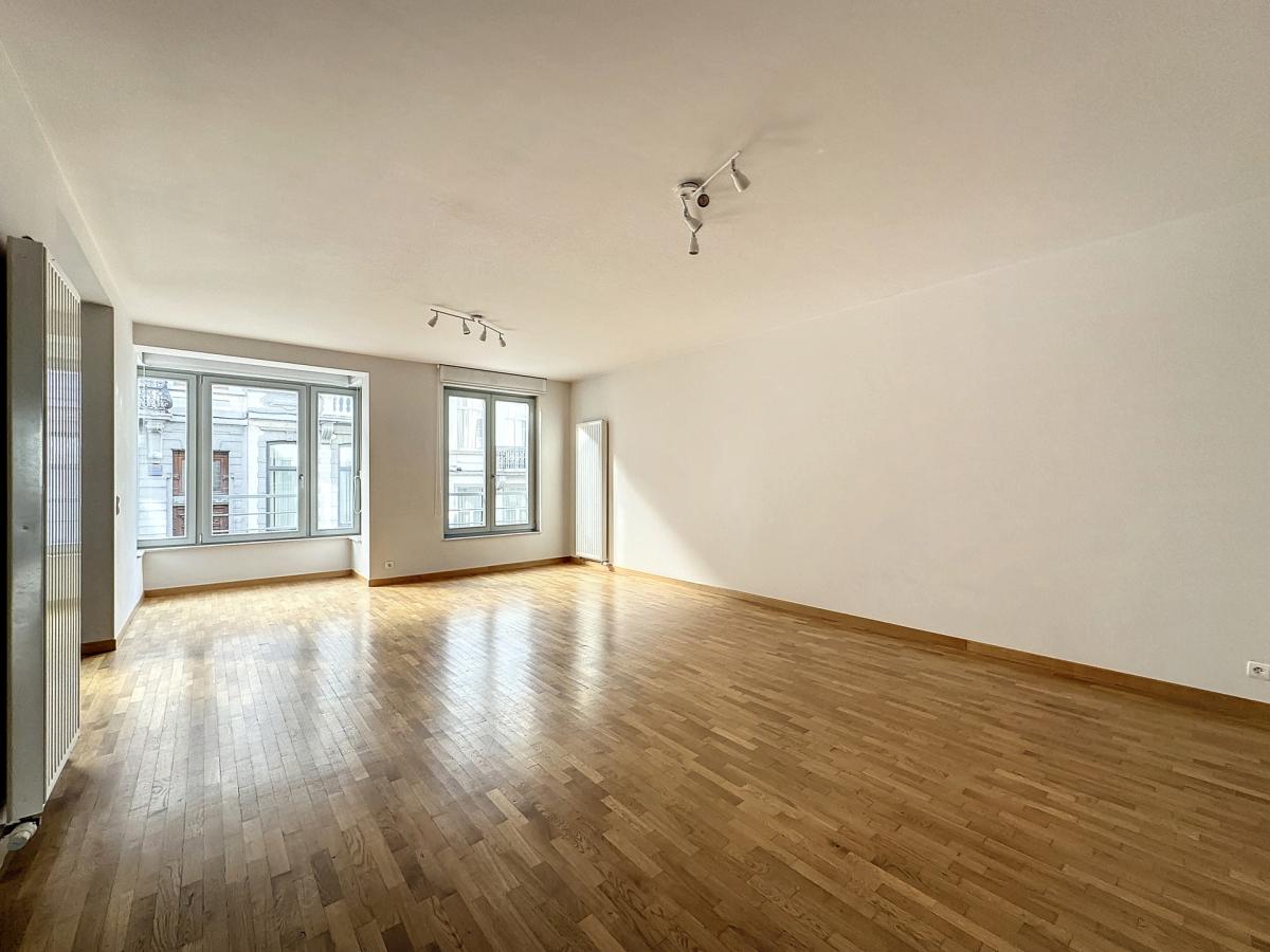 Châtelain : Bel appartement 2 ch. avec terrasse et parking