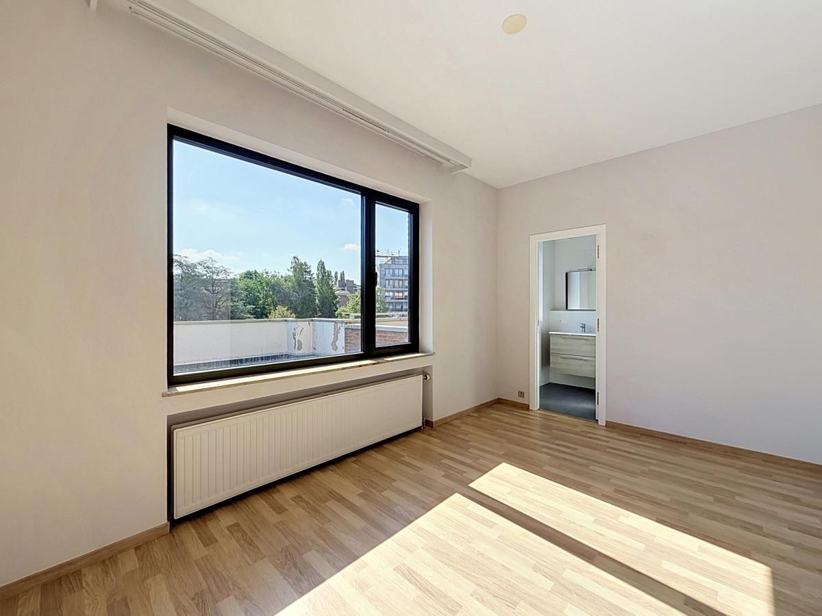 Italie : Bel appartement dernier étage + grandes terrasses