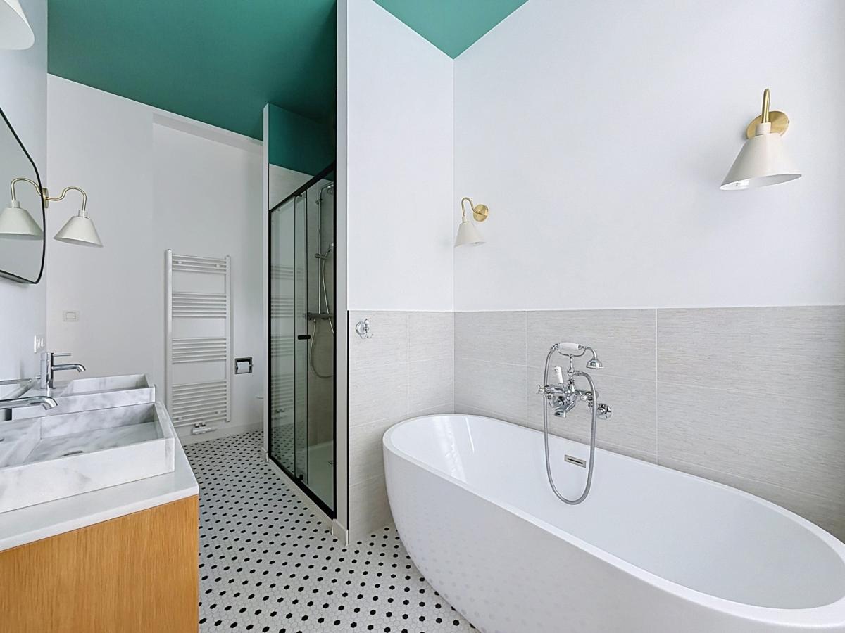 Cottages : Belle maison de caractère + cour !
