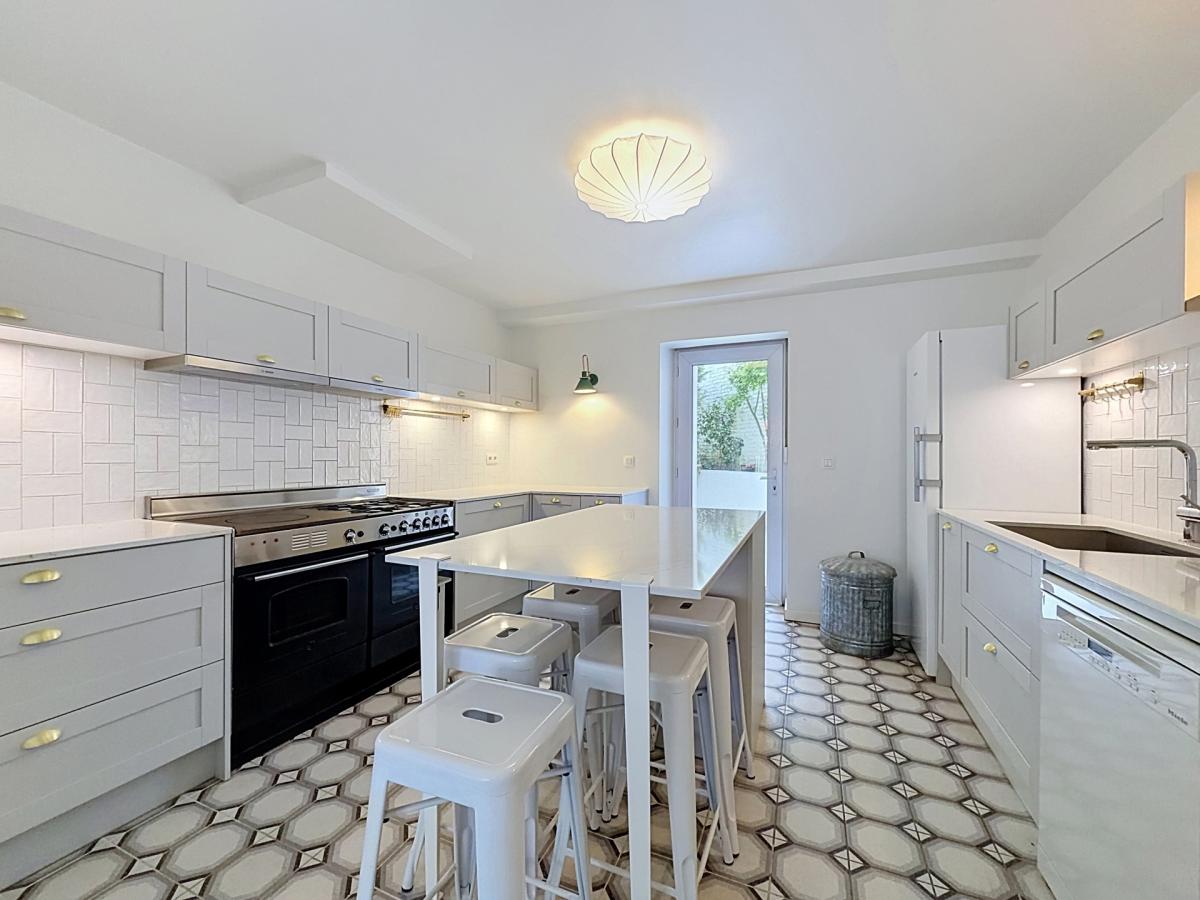 Cottages : Belle maison de caractère + cour !