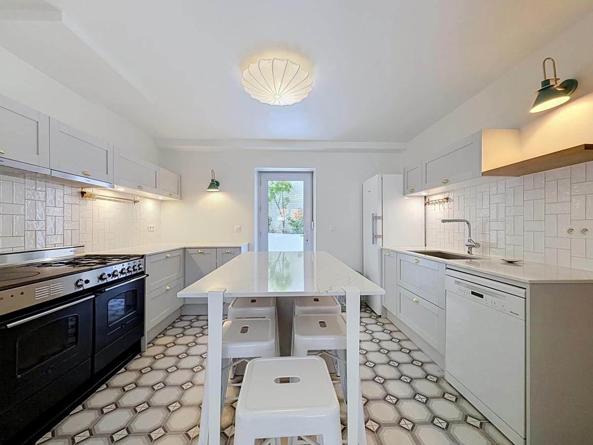 Cottages : Belle maison de caractère + cour !