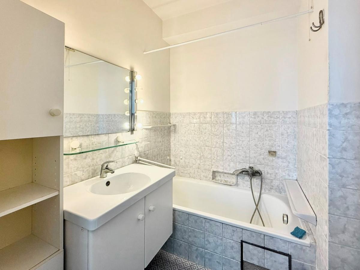 Cinquantenaire -  Bel appartement 2 chambres avec balcon