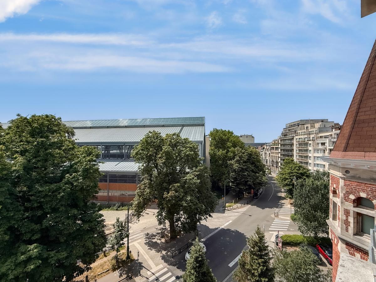 Cinquantenaire -  Bel appartement 2 chambres avec balcon
