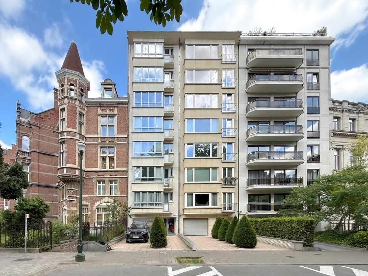 Cinquantenaire -  Bel appartement 2 chambres avec balcon