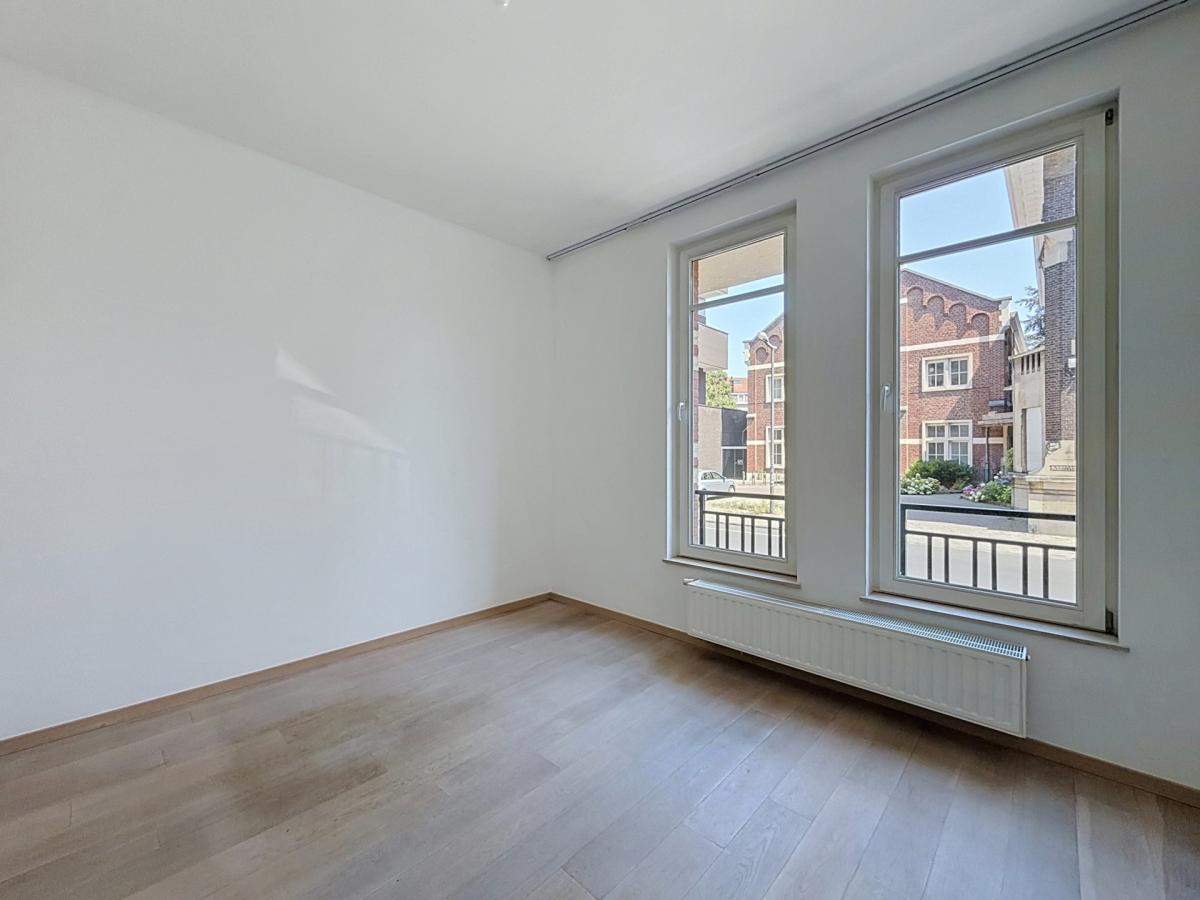 Place Brugmann : Splendide RDC avec jardin 4 chambres 