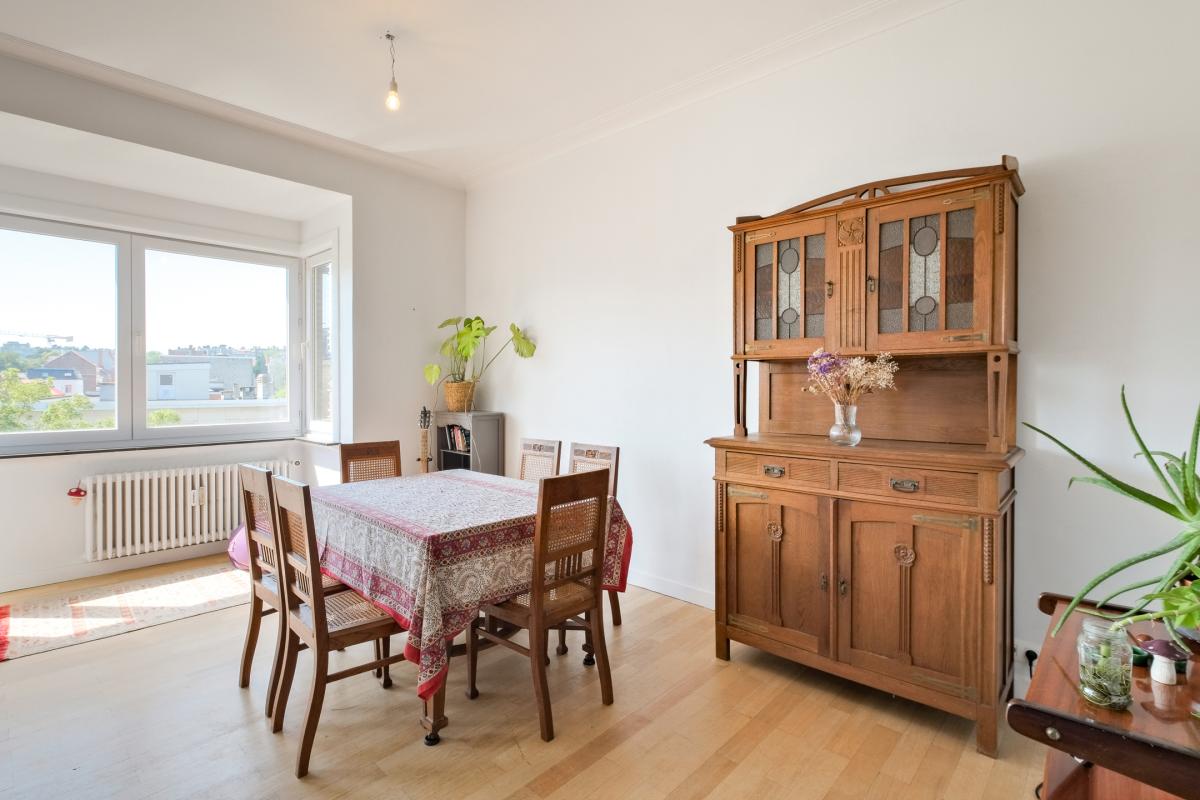 Molière/Guy d'Arrezo  - Bel appartement 2ch + balcons