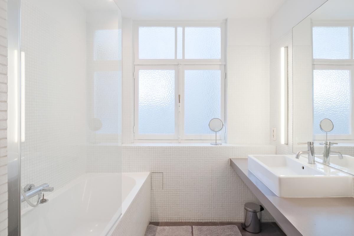 Molière/Guy d'Arrezo  - Bel appartement 2ch + balcons