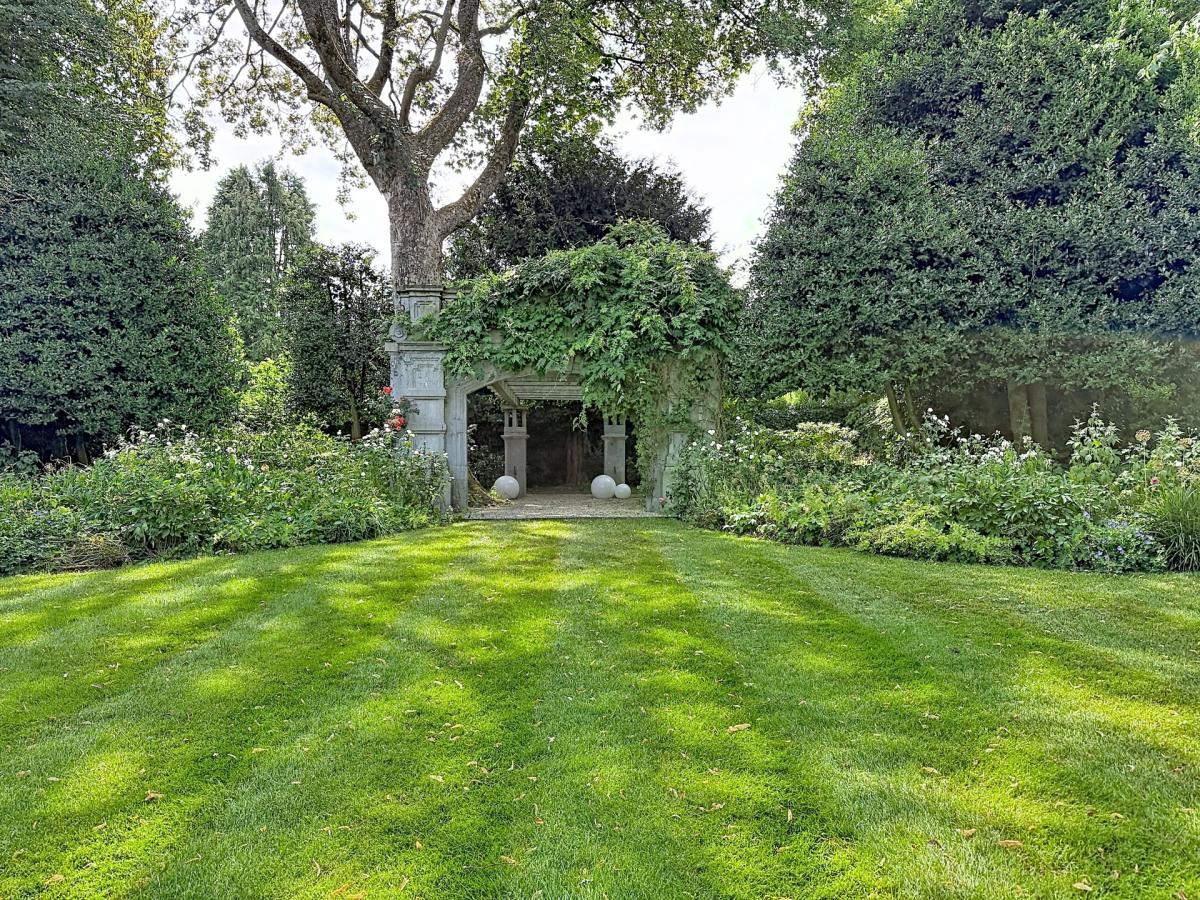 Saint-Job / Vivier d'Oie : Sublime villa avec vaste jardin