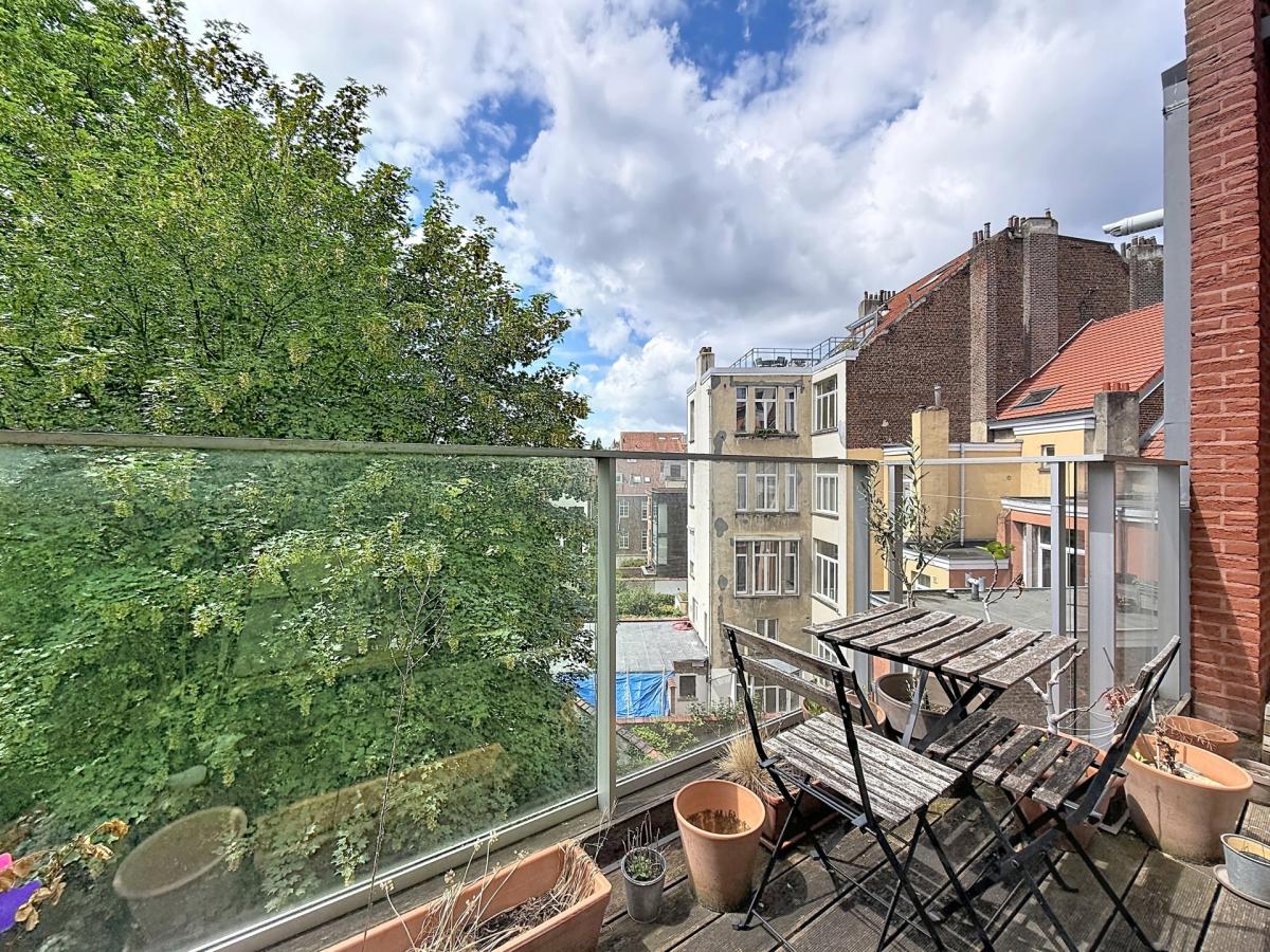 Pl. Brugmann/Lepoutre : Superbe appartement 3 ch. + terrasse