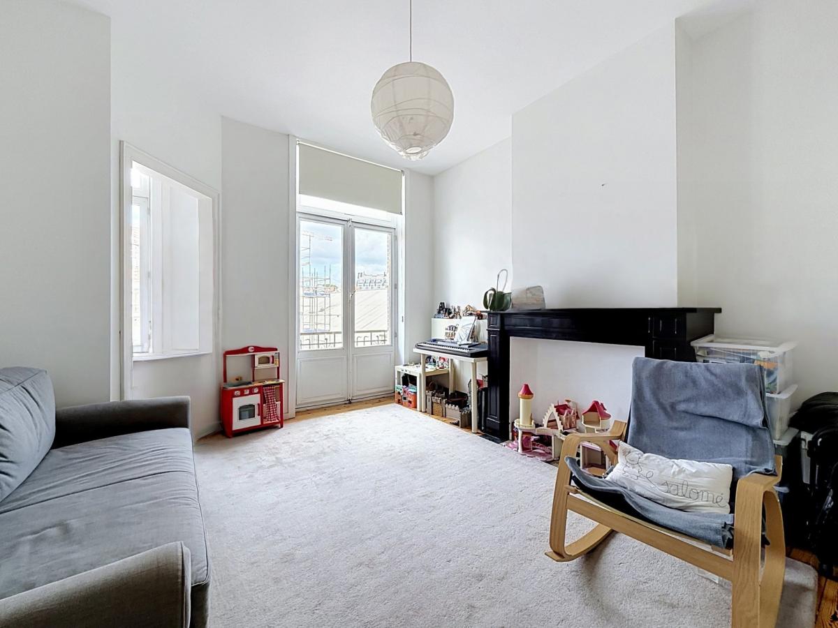 Pl. Brugmann/Lepoutre : Superbe appartement 3 ch. + terrasse