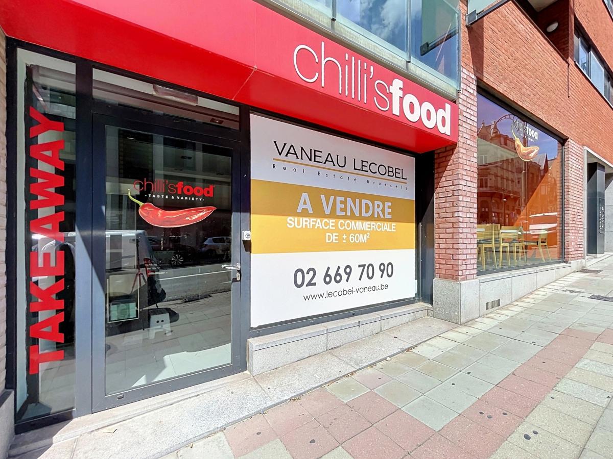 Cinquentenaire - belle surface commerciale de ± 60 m²