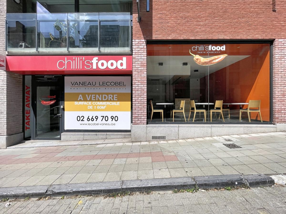 Cinquentenaire - belle surface commerciale de ± 60 m²