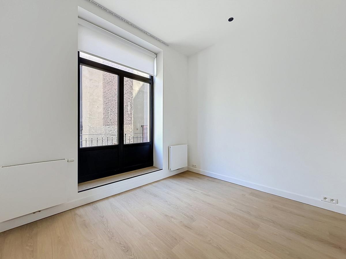 Sablon : Somptueux appartement remis à neuf + terrasse