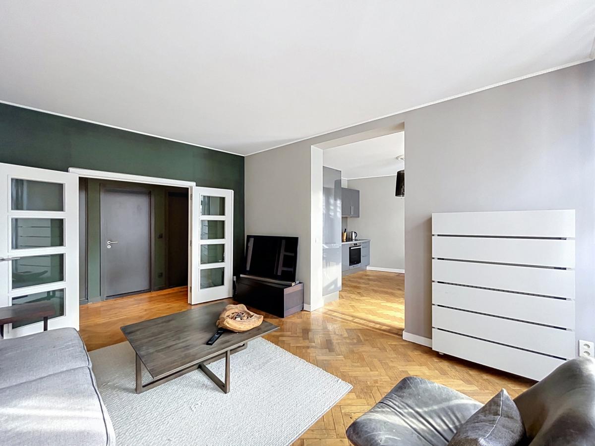 Place de la Bourse : Bel appartement meublé 2 chambres