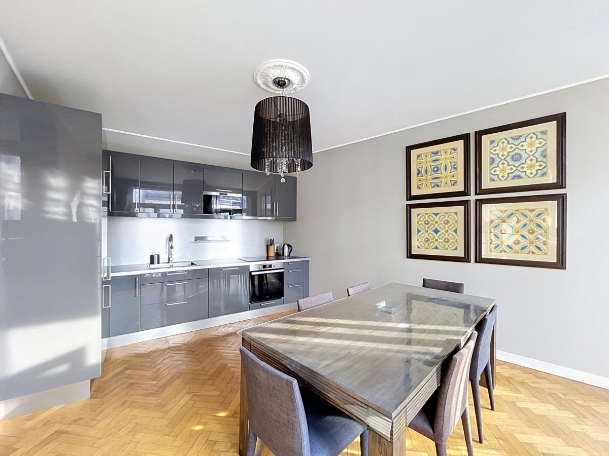 Place de la Bourse : Bel appartement meublé 2 chambres