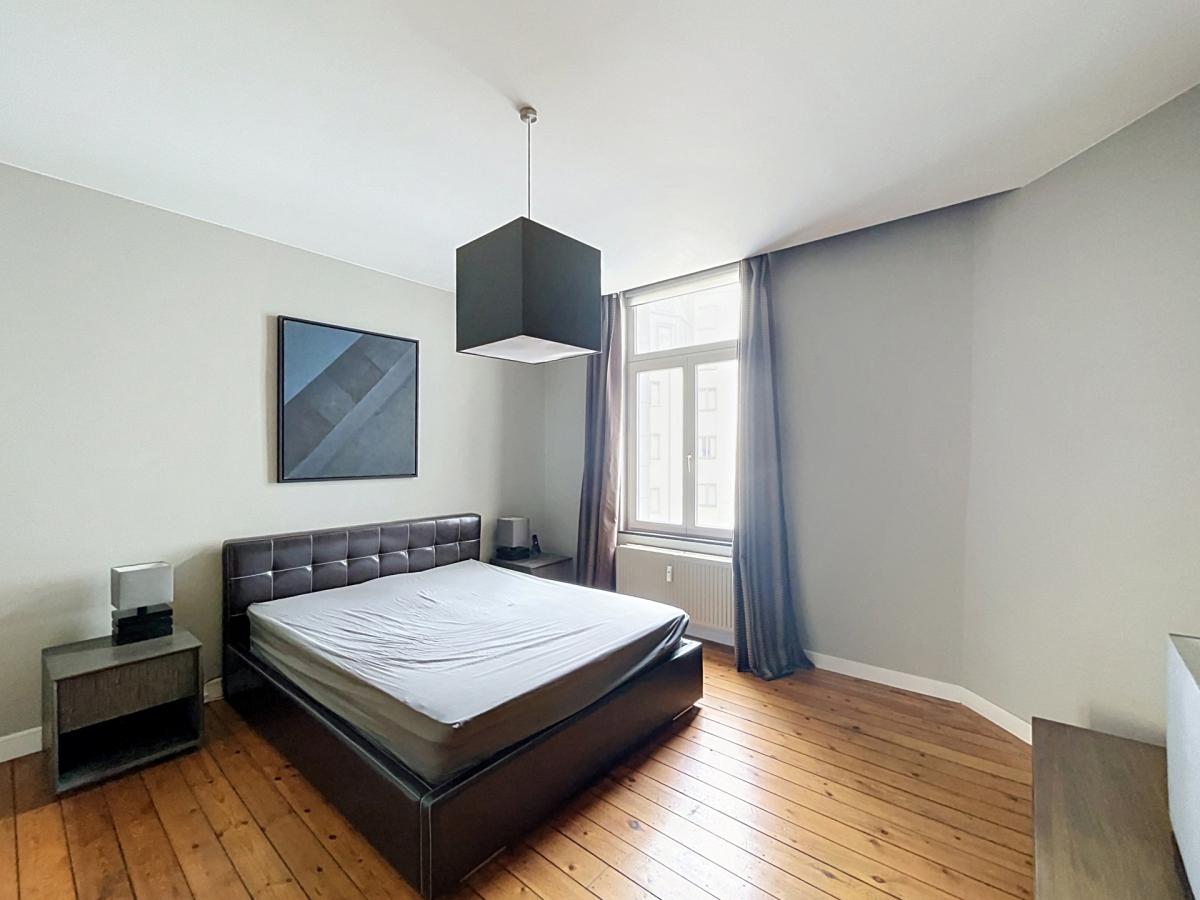 Place de la Bourse : Bel appartement meublé 2 chambres