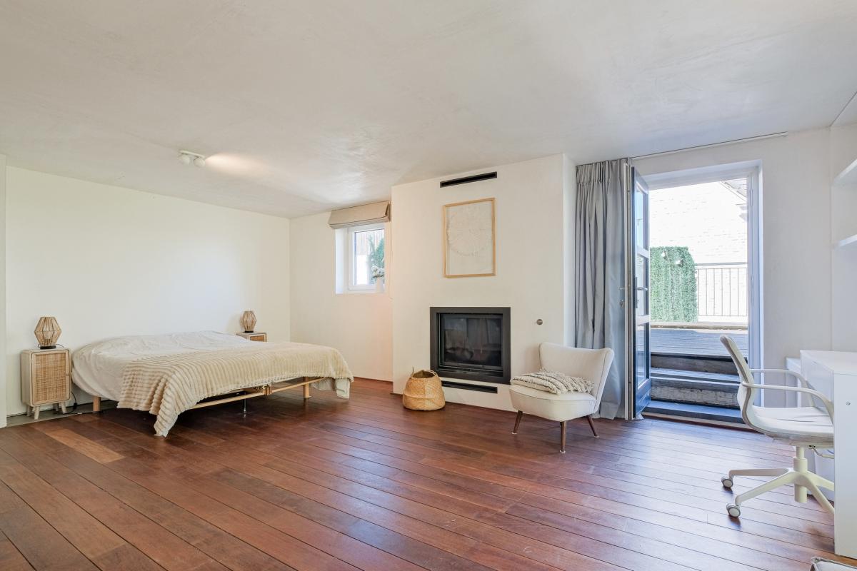 Chant d'oiseau: magnifique duplex rénové 3 terrasses 