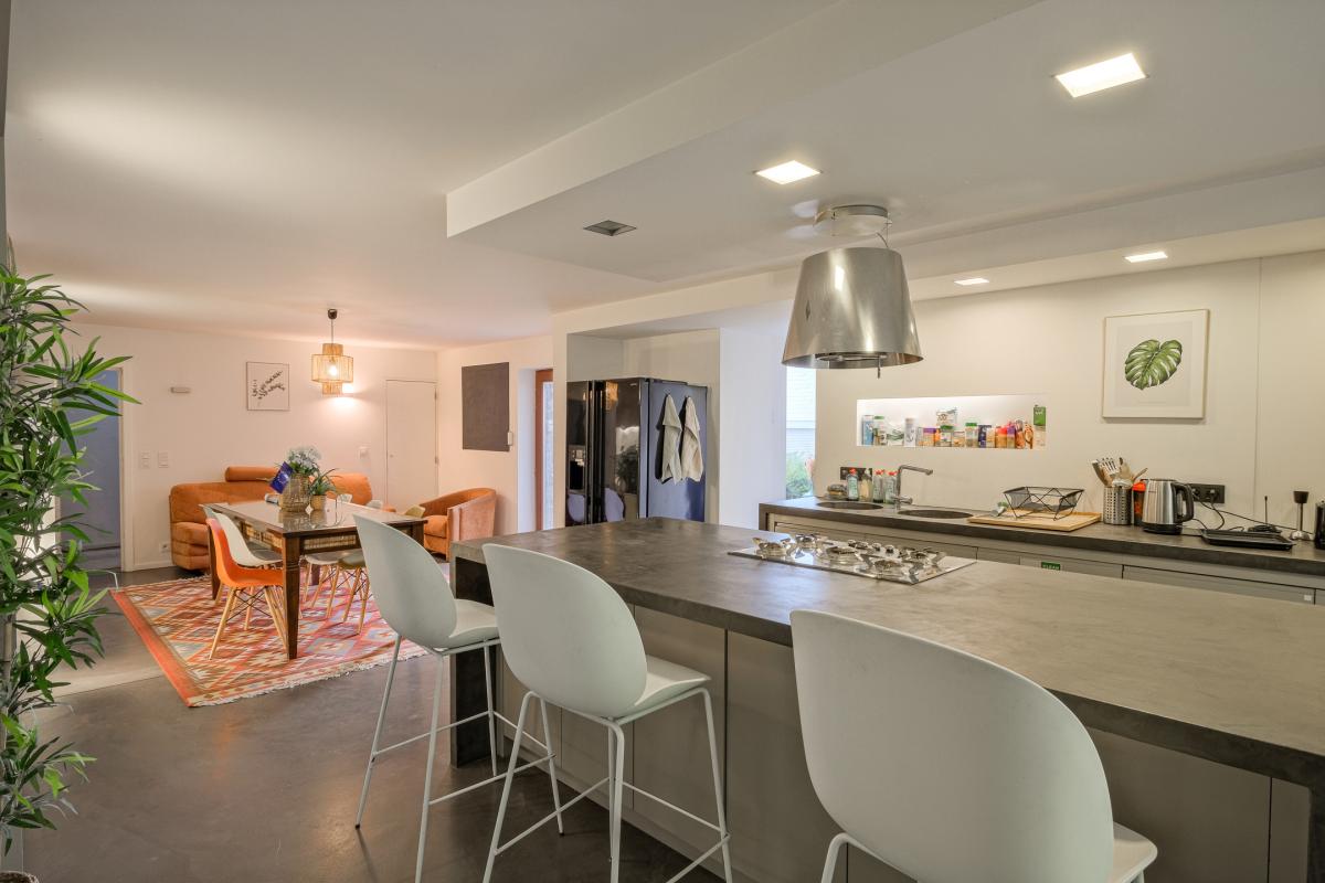 Chant d'oiseau: magnifique duplex rénové avec jardin