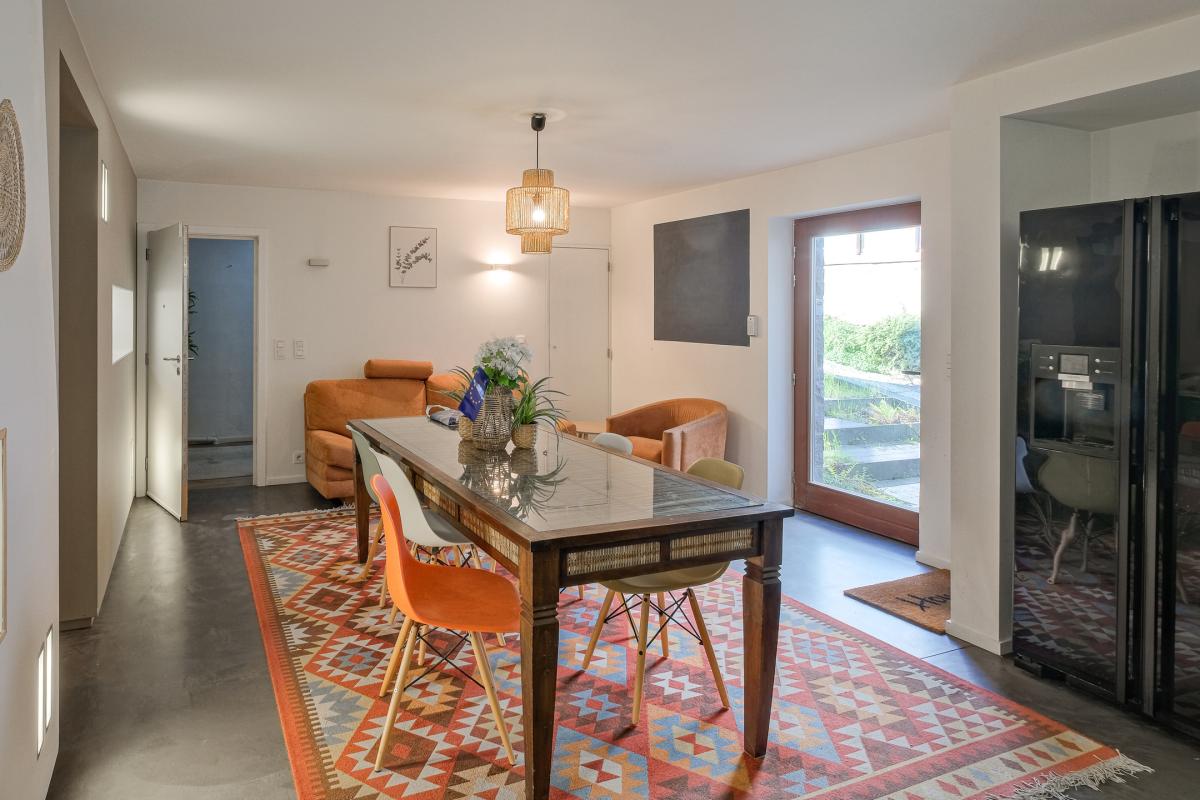 Chant d'oiseau: magnifique duplex rénové avec jardin