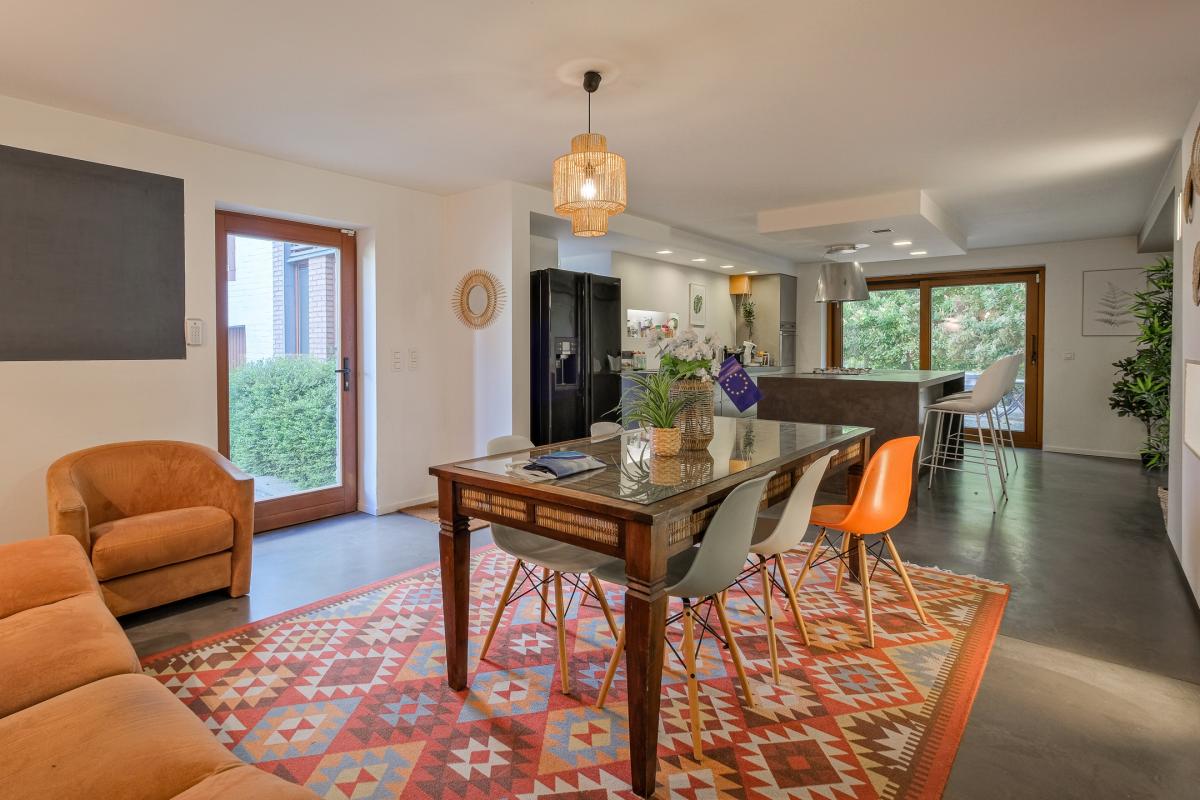 Chant d'oiseau: magnifique duplex rénové avec jardin