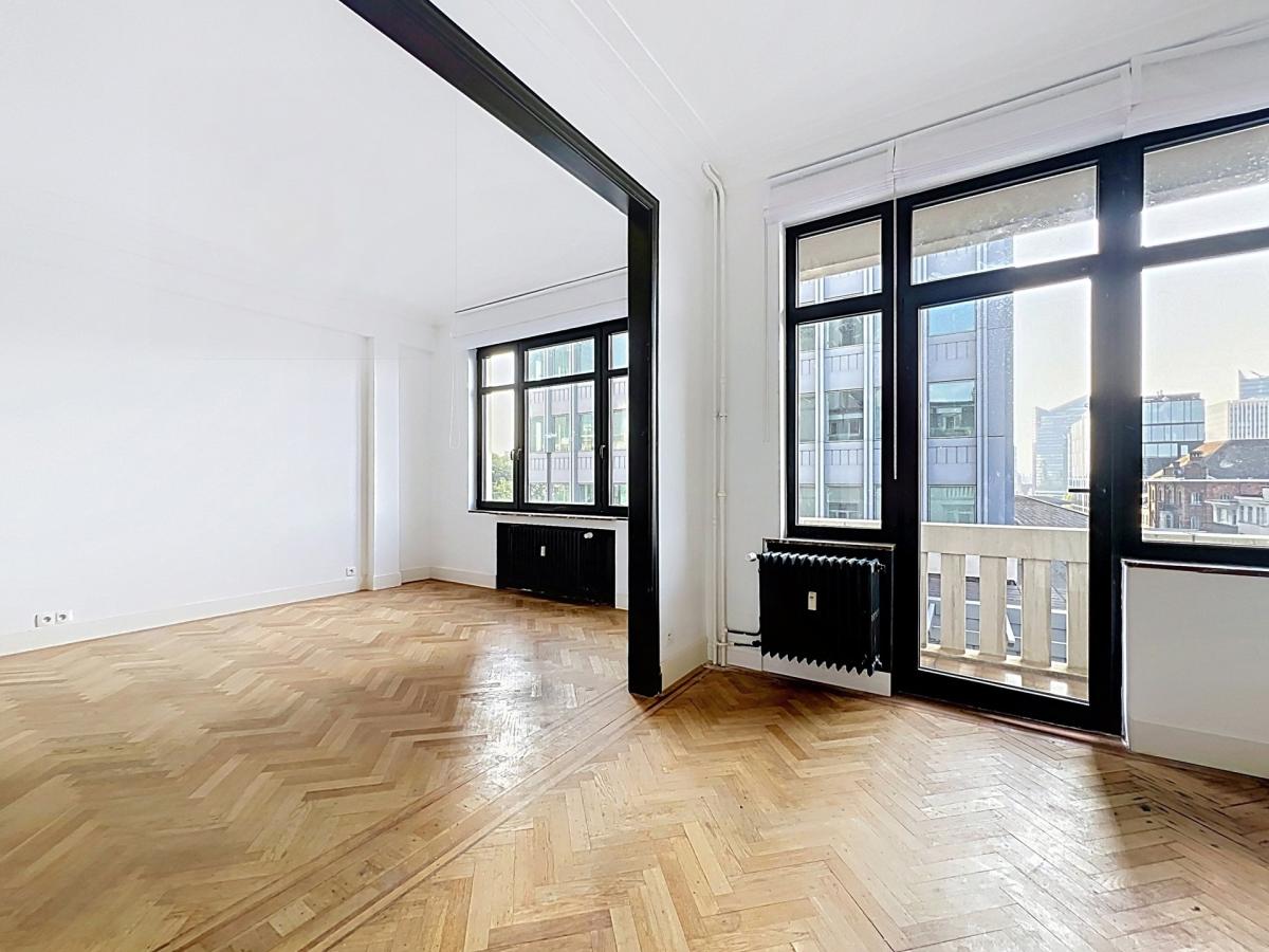 Botanique : Superbe appartement de 2 chambres + balcon