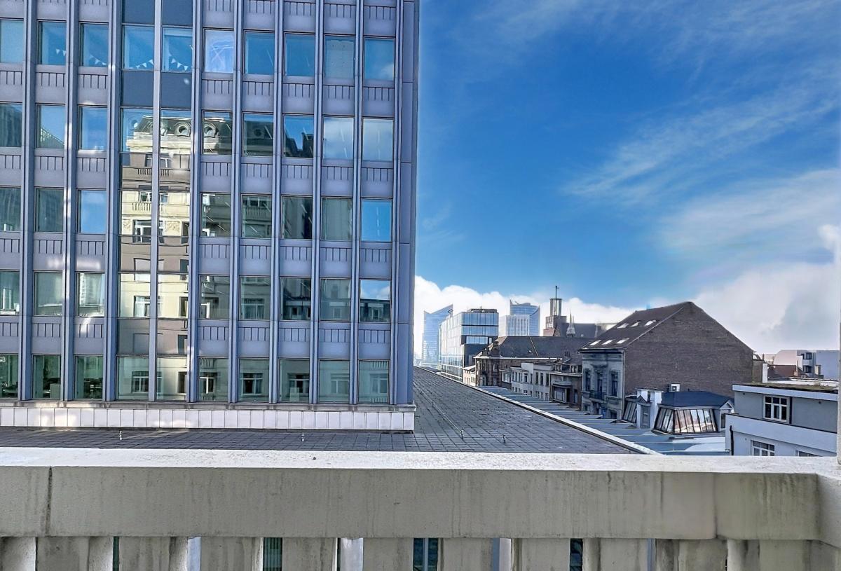 Botanique : Superbe appartement de 2 chambres + balcon