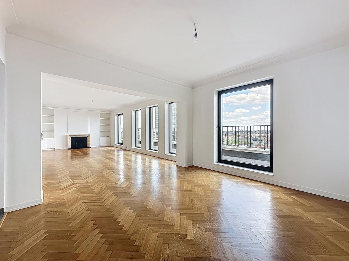 Louise : Prestigieux appartement 3 chambres avec terrasse