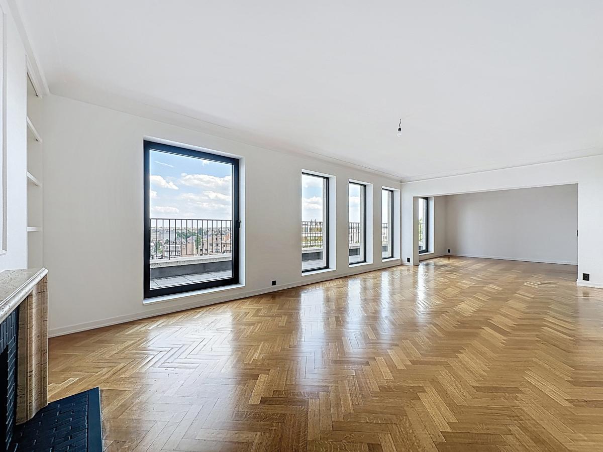 Louise : Prestigieux appartement 3 chambres avec terrasse