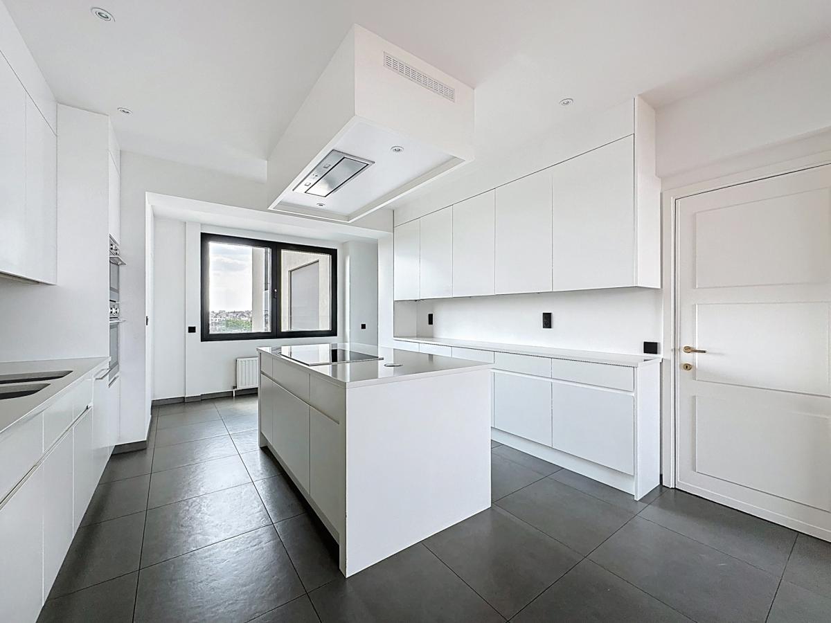 Louise : Prestigieux appartement 3 chambres avec terrasse