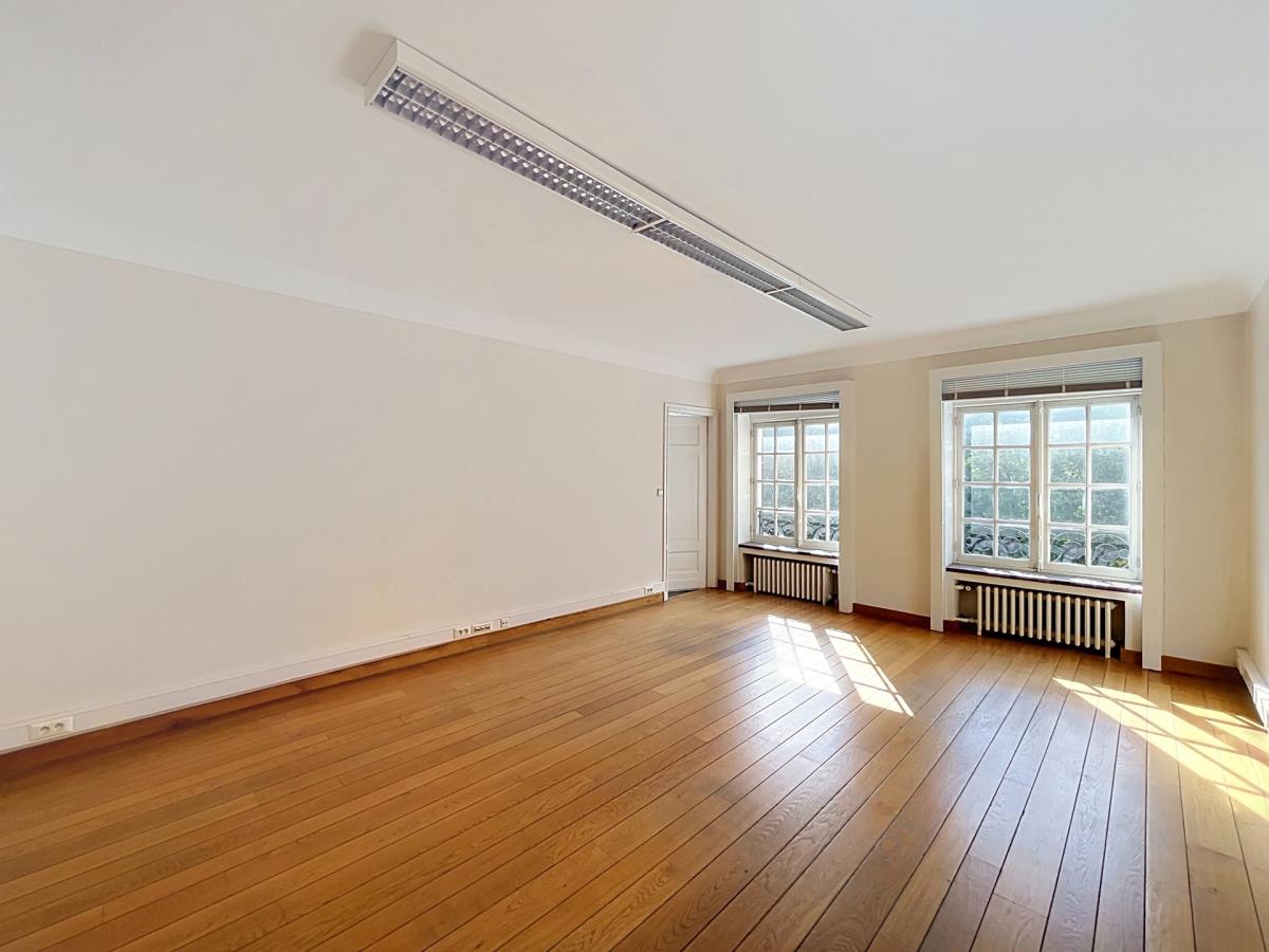 Quartier Royal : Bel espace de bureau
