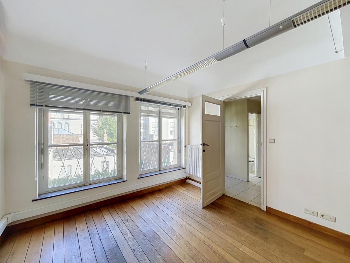Quartier Royal : Bel espace de bureau