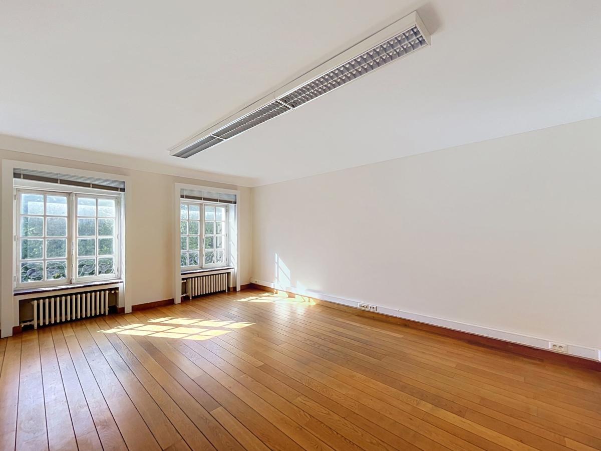 Quartier Royal : Bel espace de bureau