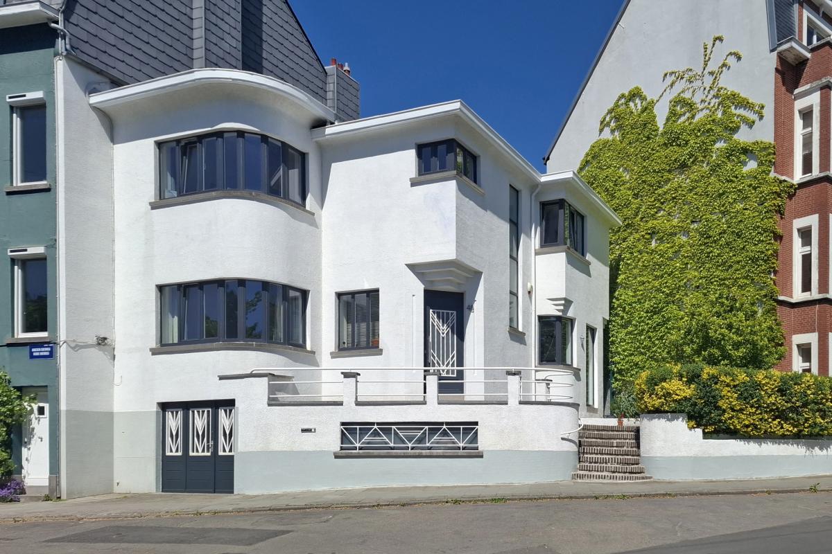 Dieweg - Magnifique maison moderniste avec garage.