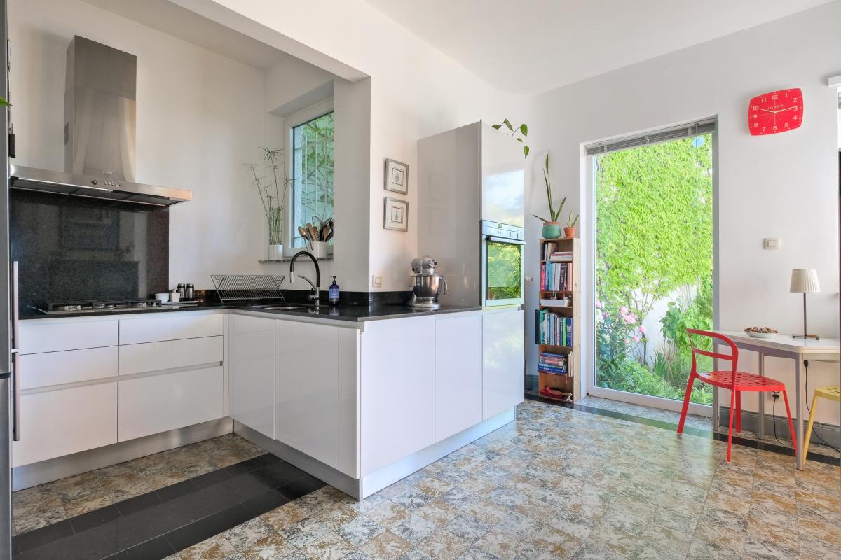 Dieweg - Magnifique maison moderniste avec garage.