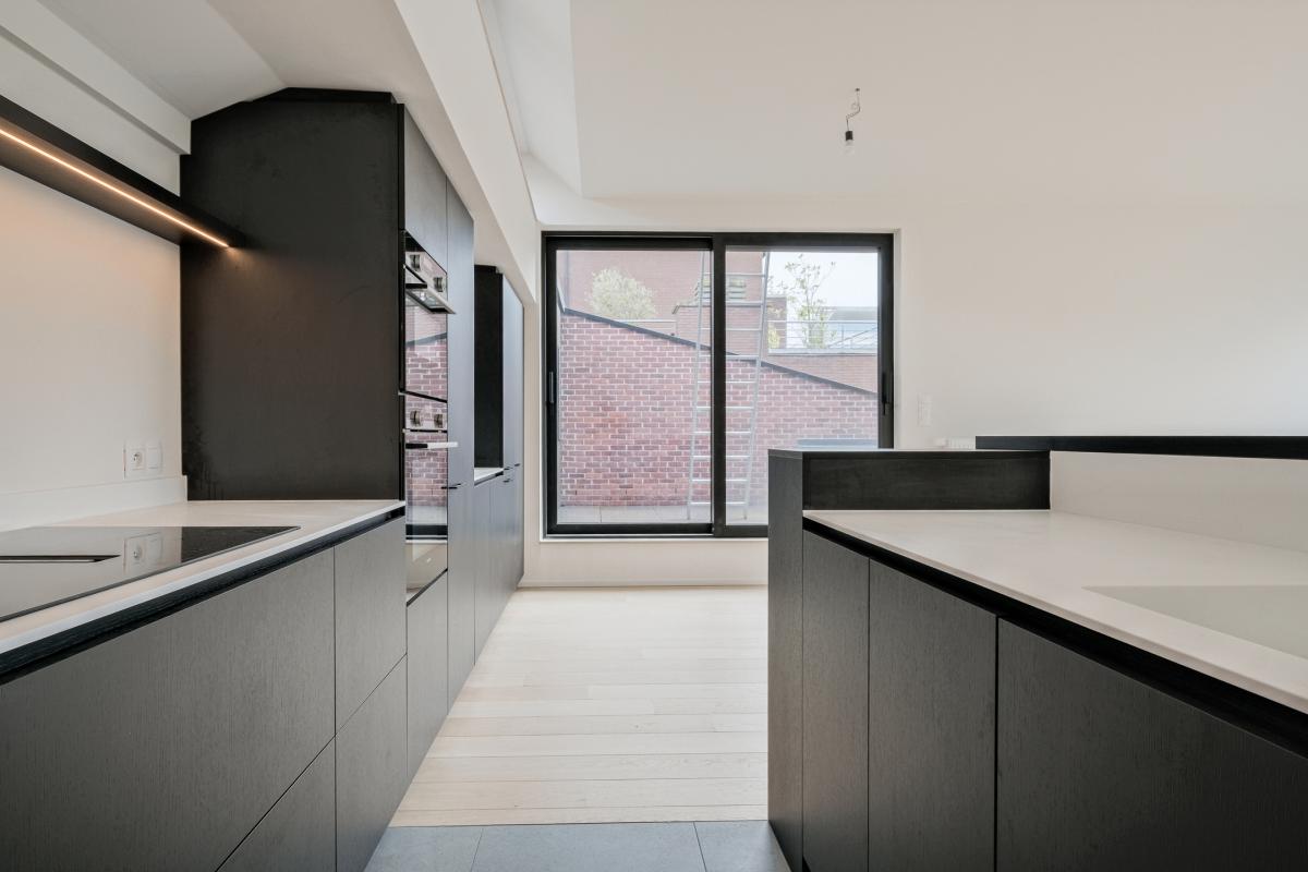 Petit Sablon / Penthouse neuf ±204m² 3ch, terrasse