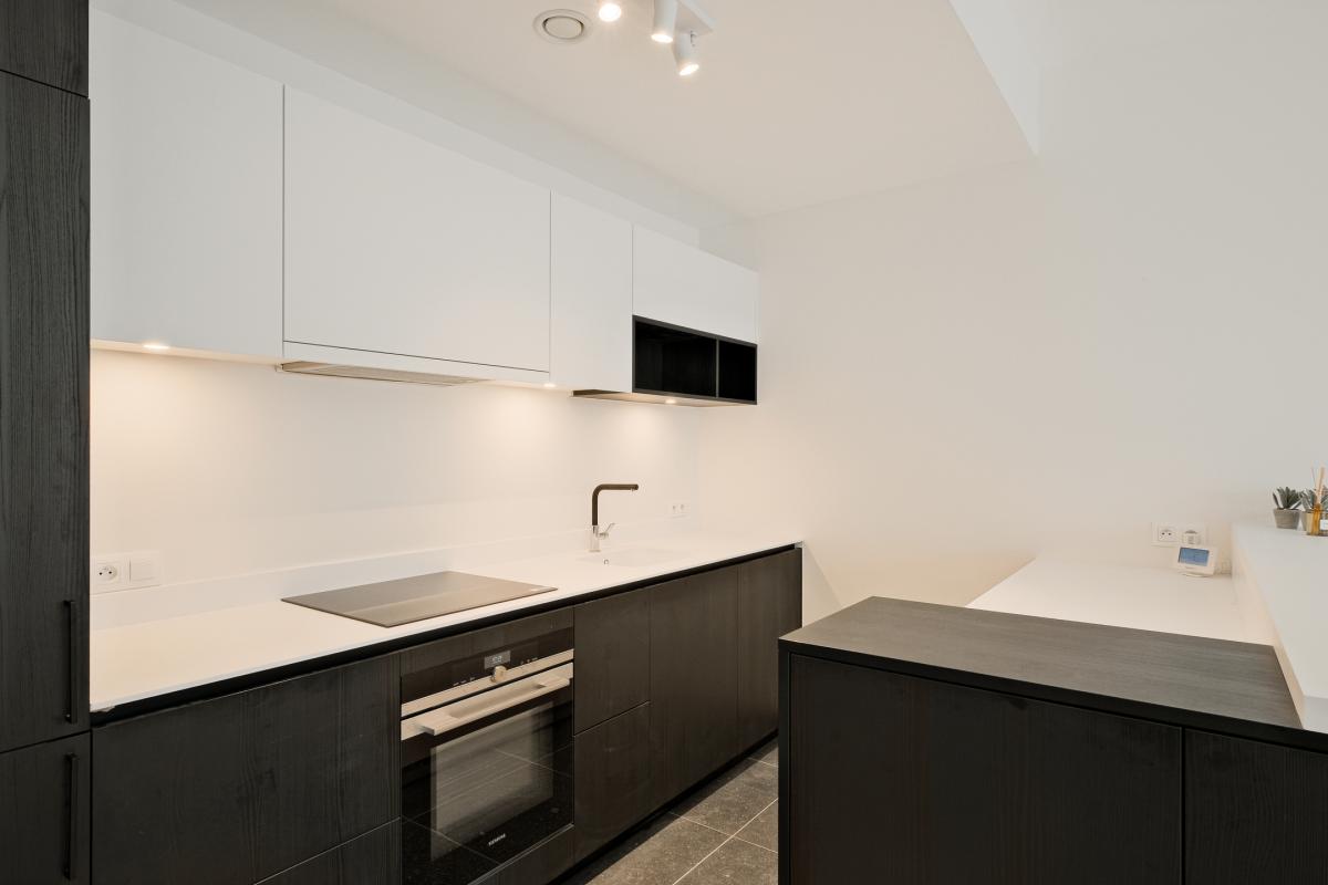 Petit Sablon / Magnifique Rez ±145m², 3ch, terrasse 15m²