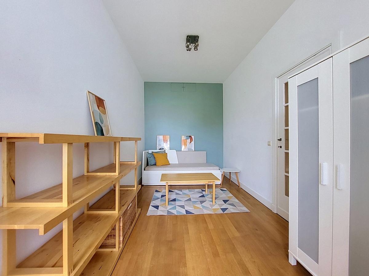 Chatelain : Superbe appartement meublé 2 chambres + terrasse
