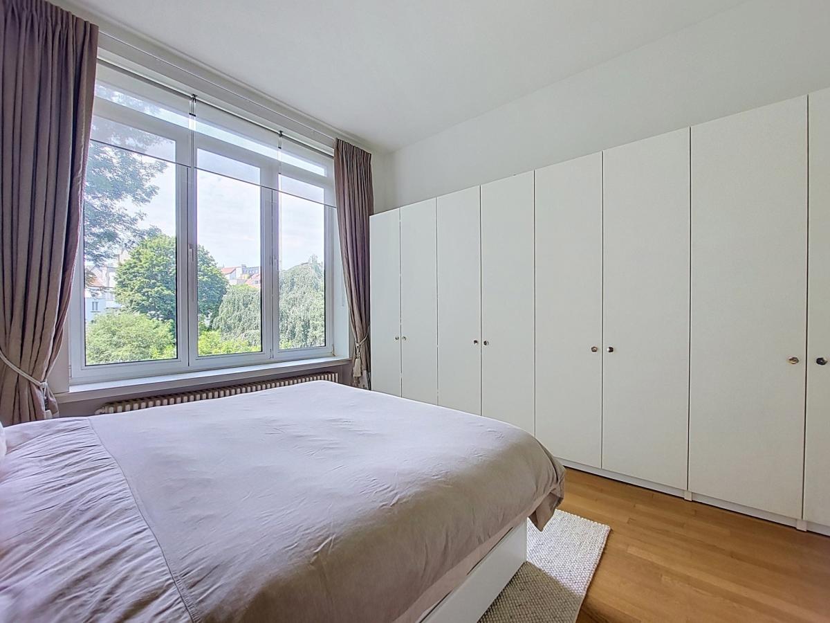 Chatelain : Superbe appartement meublé 2 chambres + terrasse