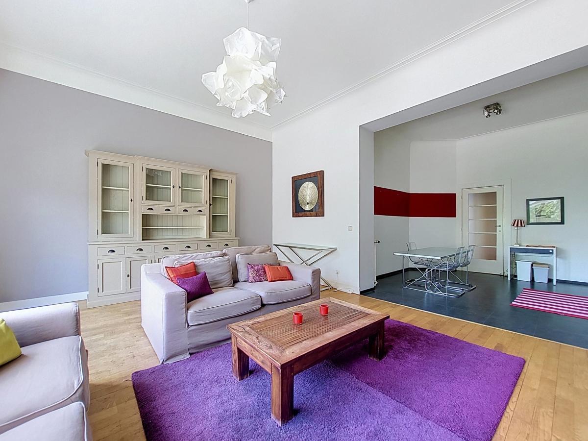 Chatelain : Superbe appartement meublé 2 chambres + terrasse