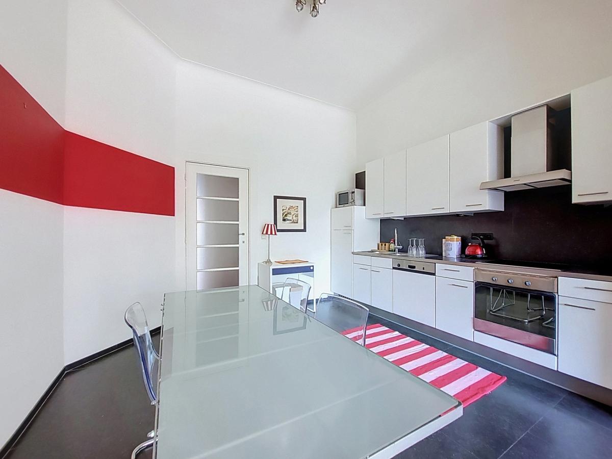 Chatelain : Superbe appartement meublé 2 chambres + terrasse