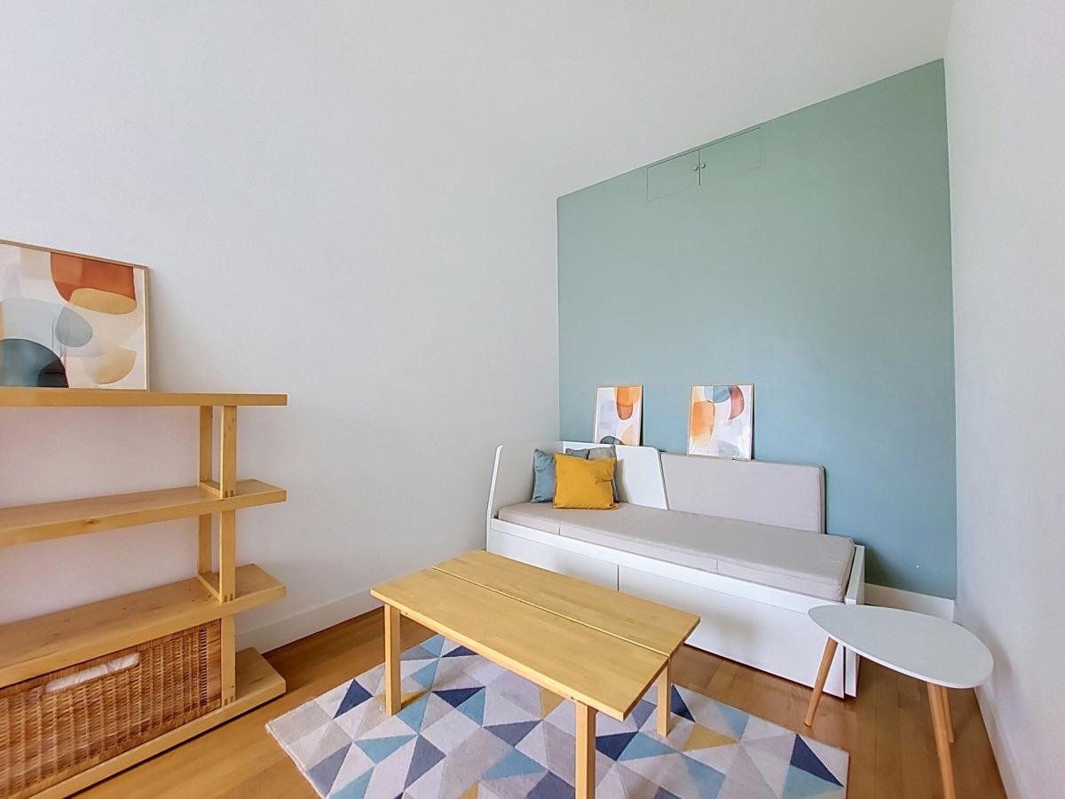 Chatelain : Superbe appartement meublé 2 chambres + terrasse