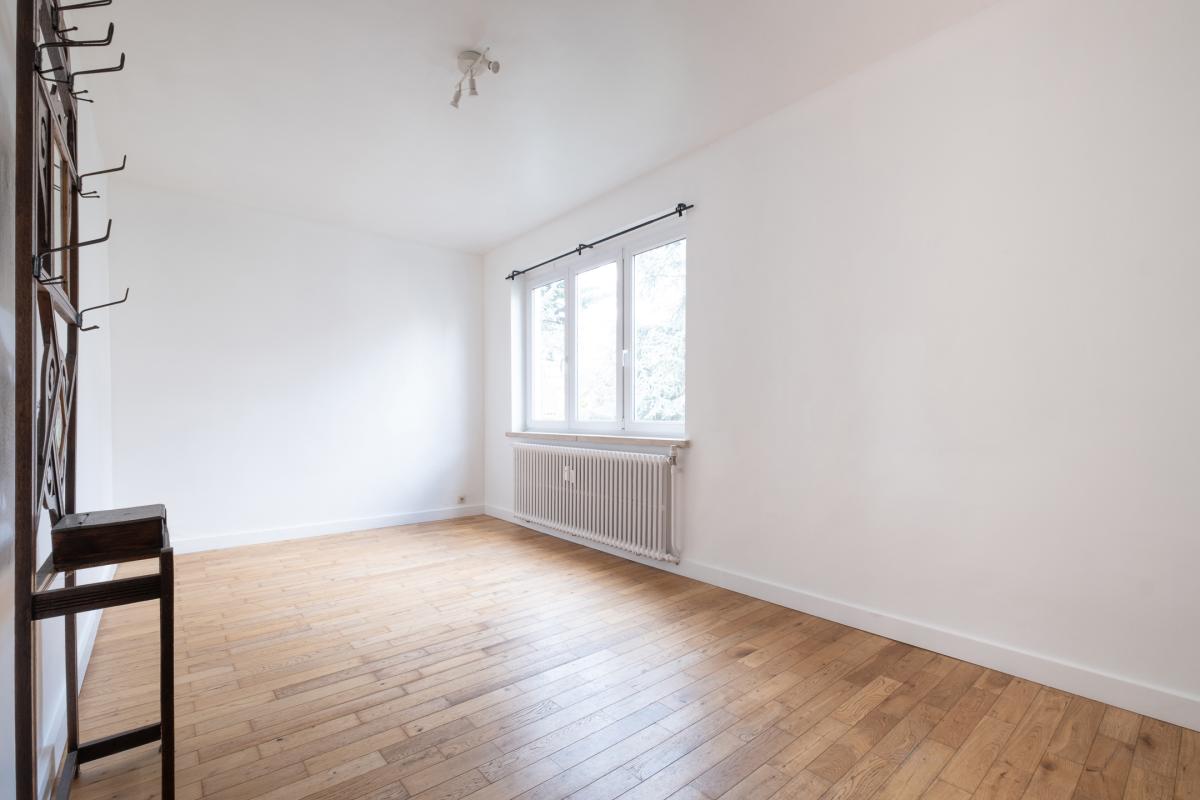 Saint-Gilles/ Châtelain: Bel appartement 2 chambres, bureau 