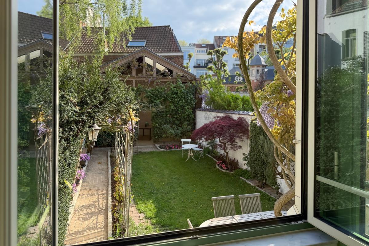 Place Brugmann : maison 6 ch + jardin orienté Sud