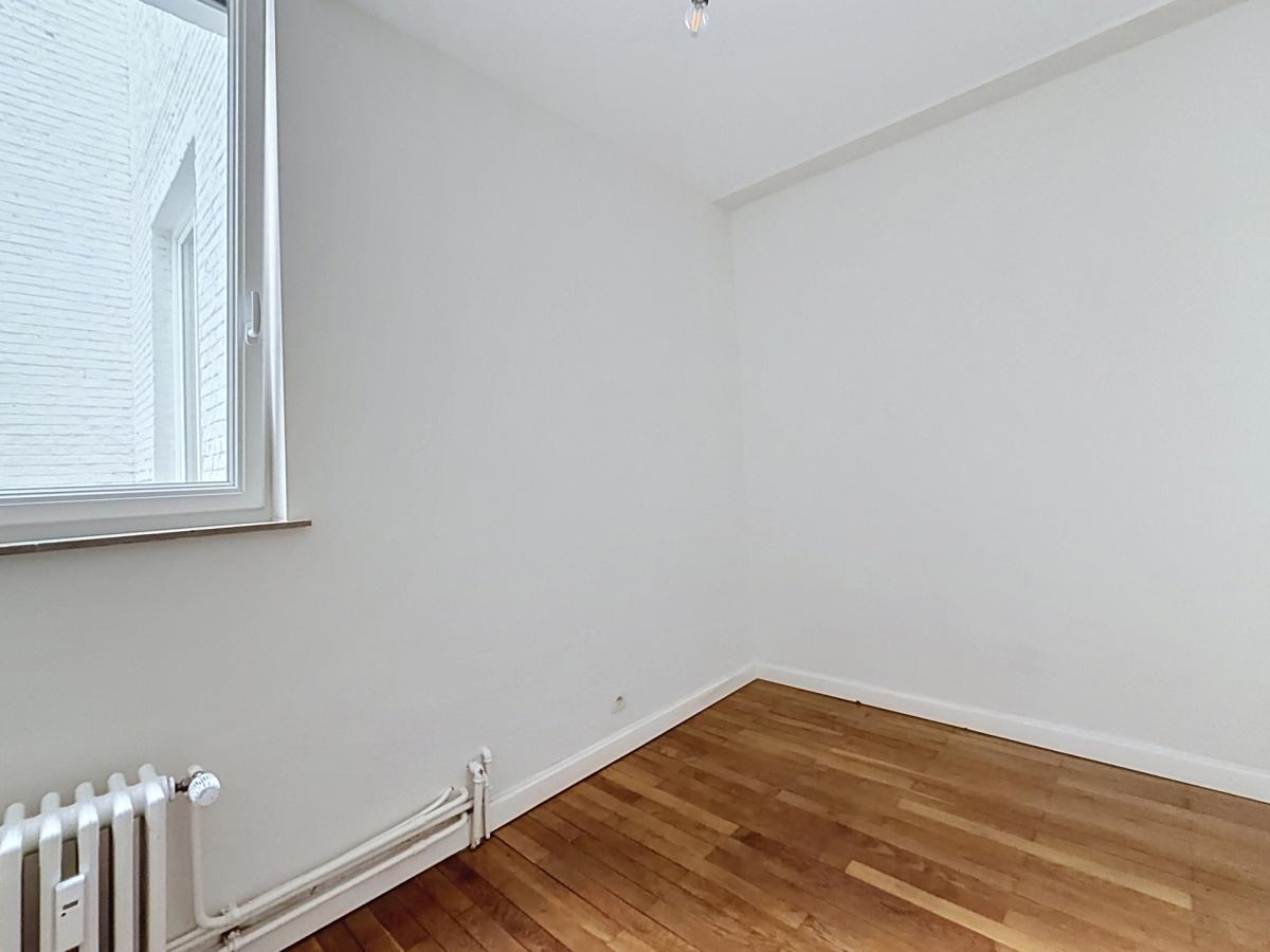 Châtelain / Louise : Bel appartement de caractère