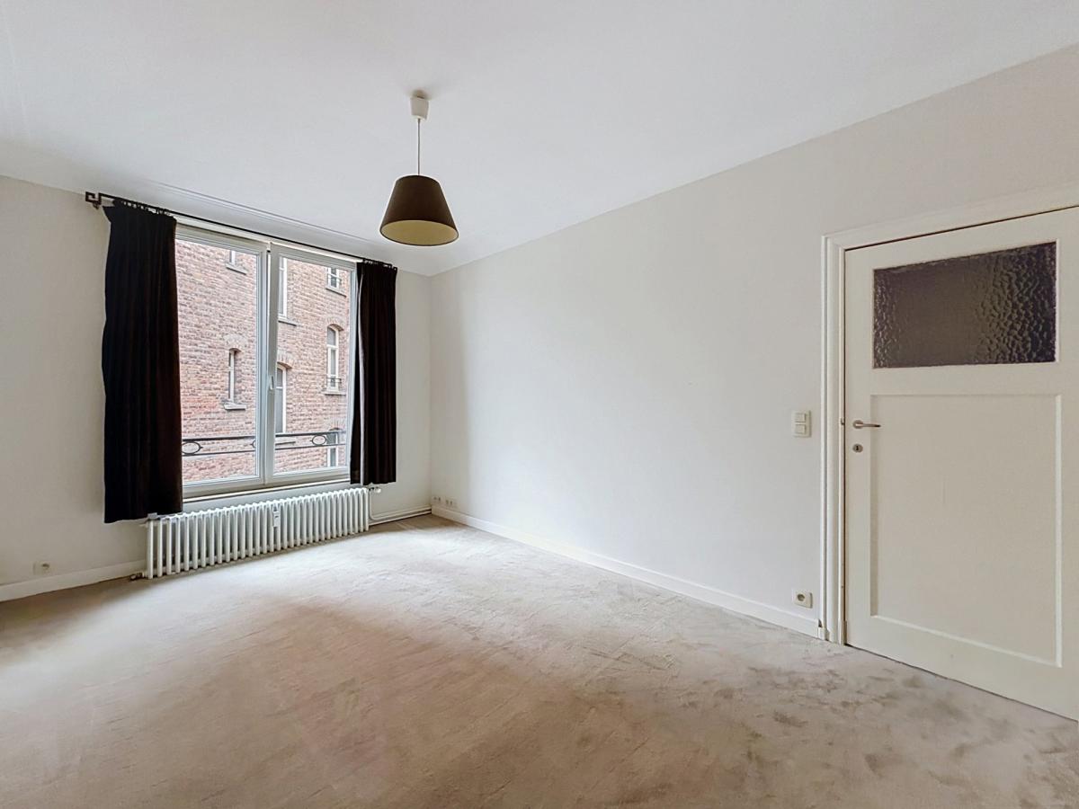 Châtelain / Louise : Bel appartement de caractère