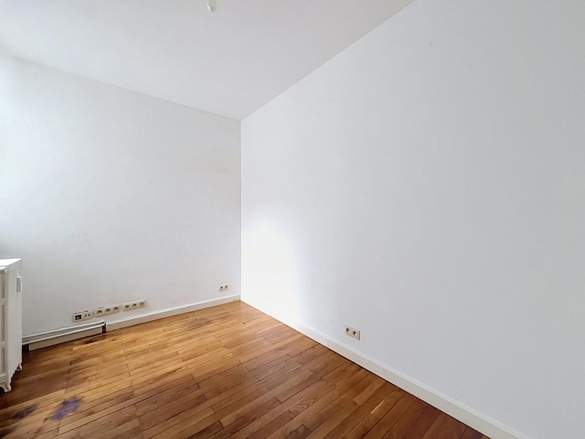 Châtelain / Louise : Bel appartement de caractère
