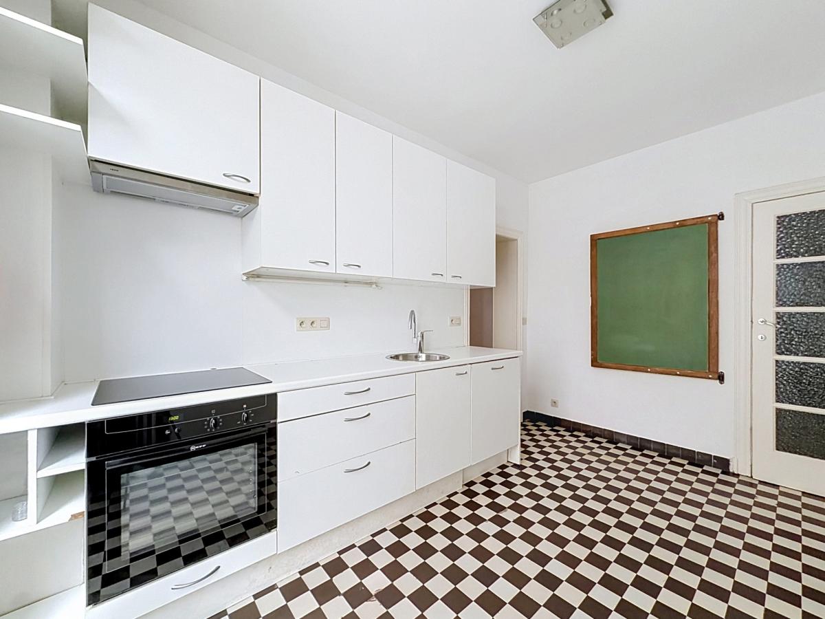 Châtelain / Louise : Bel appartement de caractère